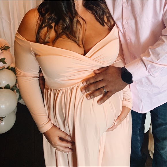 Dresses & Skirts - Size large blush pink sweetheart maternity gown